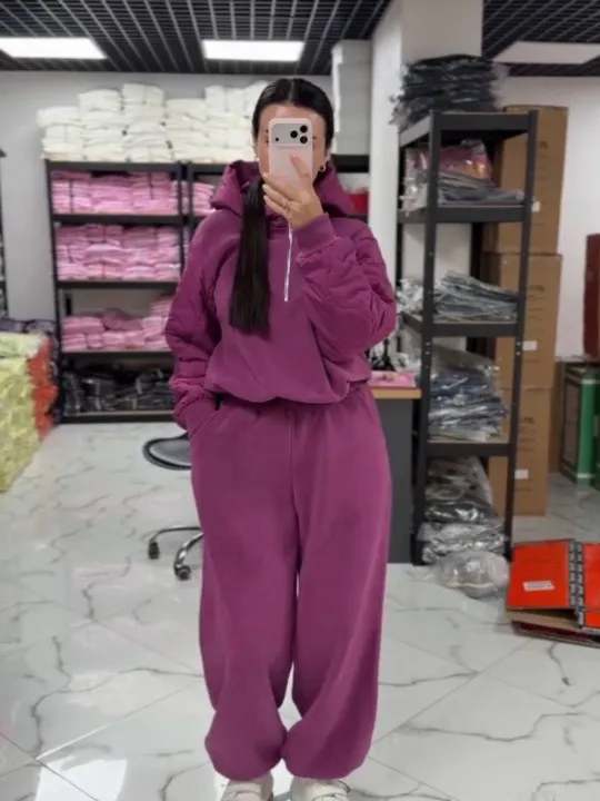 Жіночий костюм ЦЕЙЗУ Pink Жіночий костюм ЦЕЙЗУ Pink